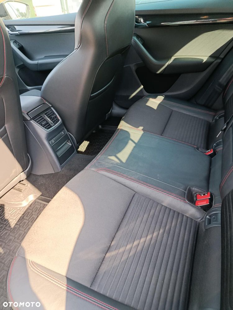 Skoda Octavia 2.0 TDI RS - 10