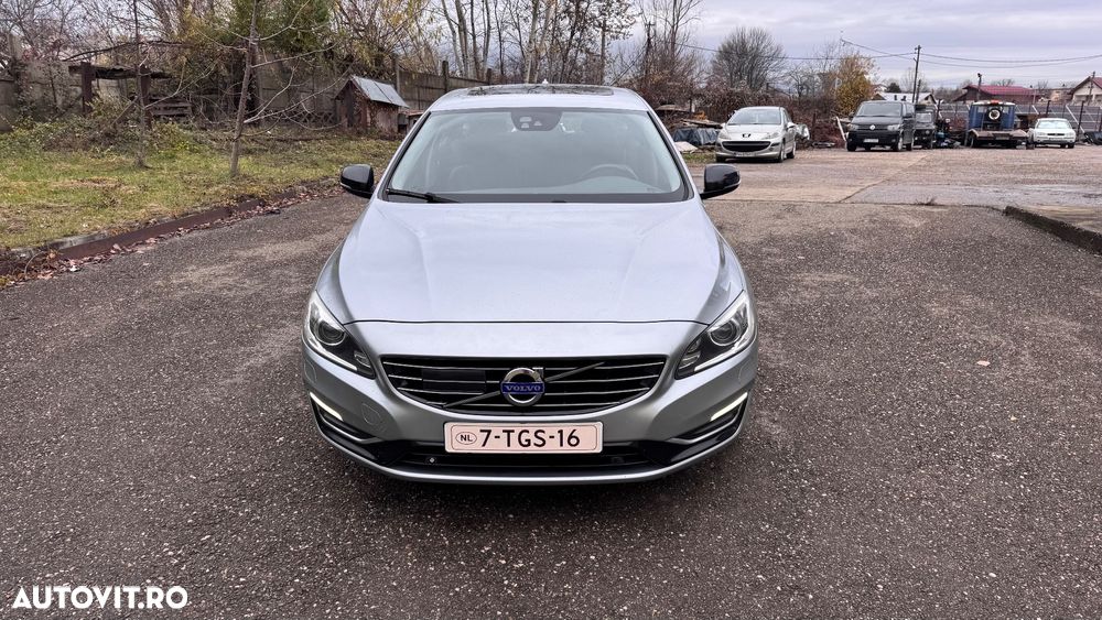 Volvo V60 D6 Plug-In-Hybrid AWD Geartronic Summum - 13