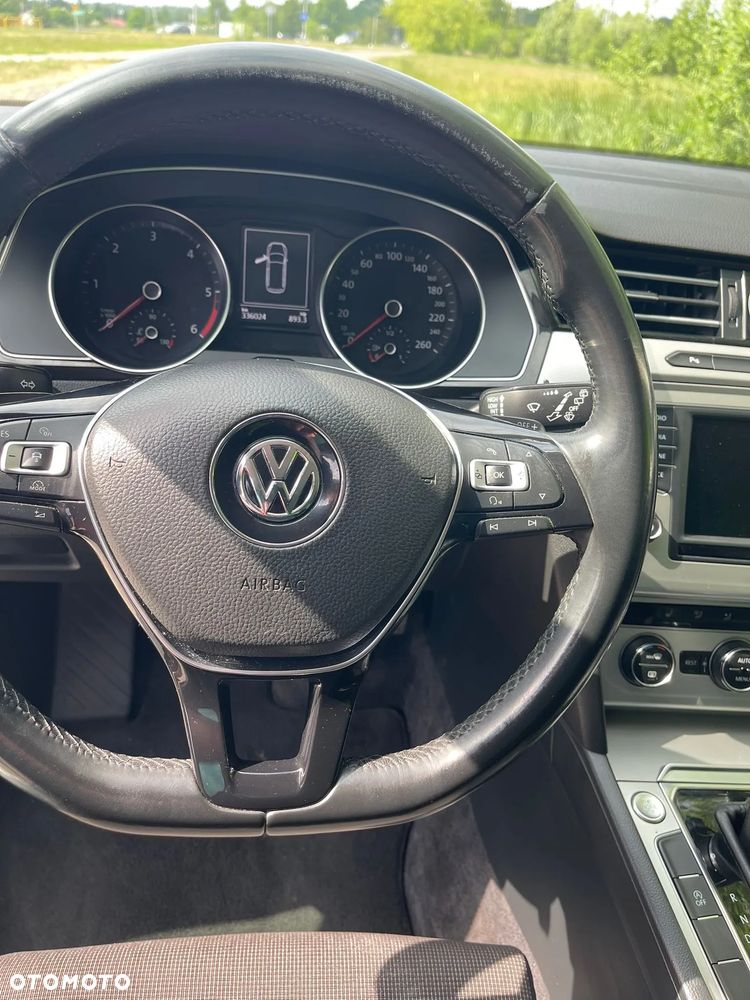 Volkswagen Passat - 5
