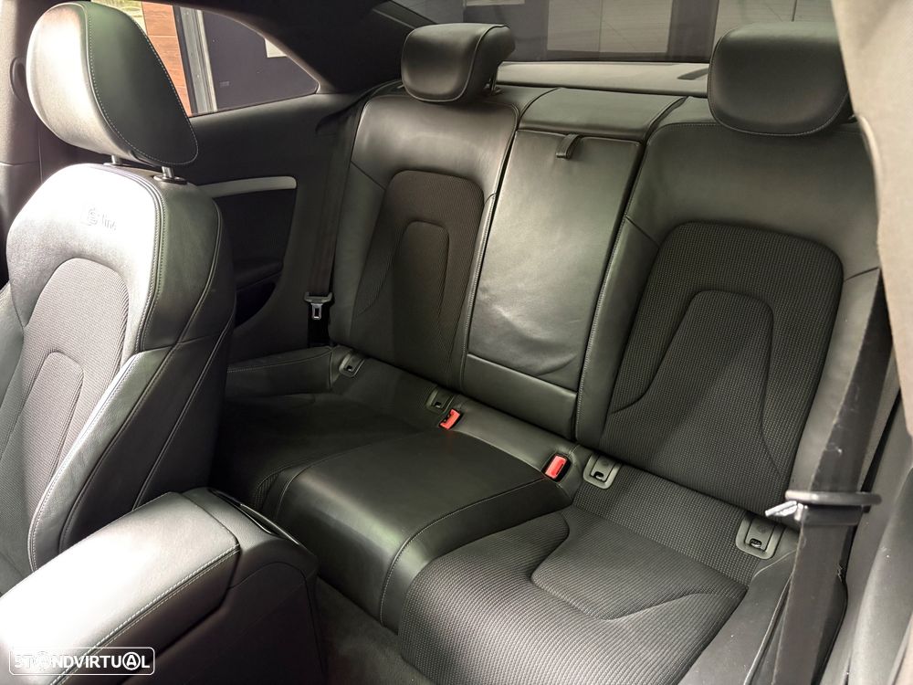 Audi A5 2.0 TDI Multitronic S-line - 38