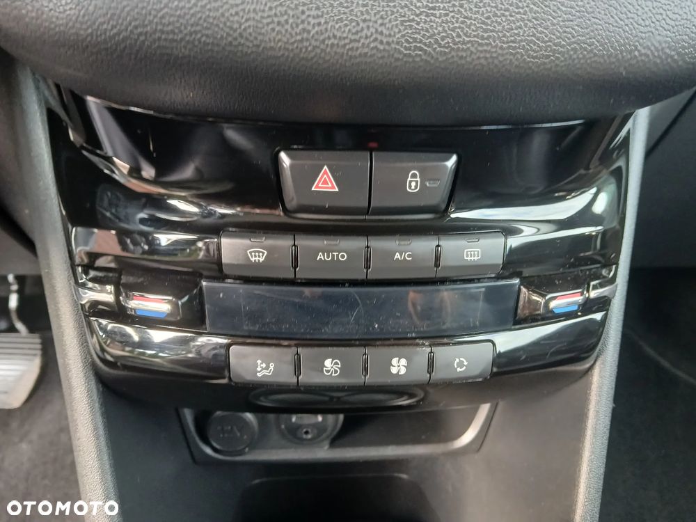 Peugeot 208 120 VTI Allure - 16