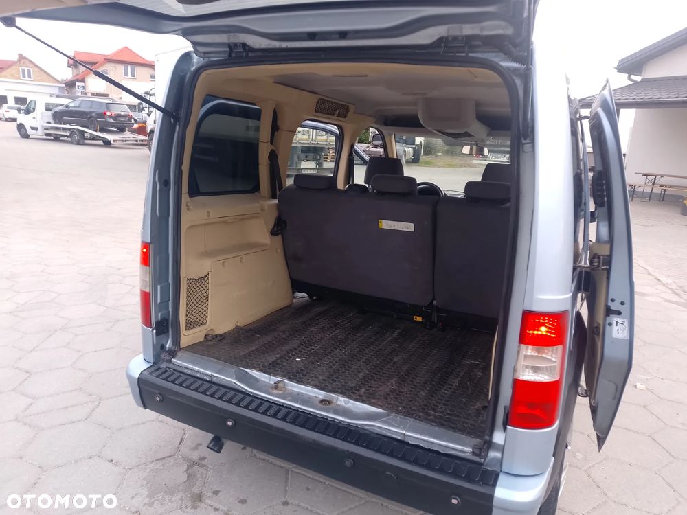 Ford Tourneo Connect - 8