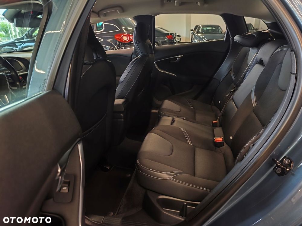 Volvo V40 D2 Momentum - 8