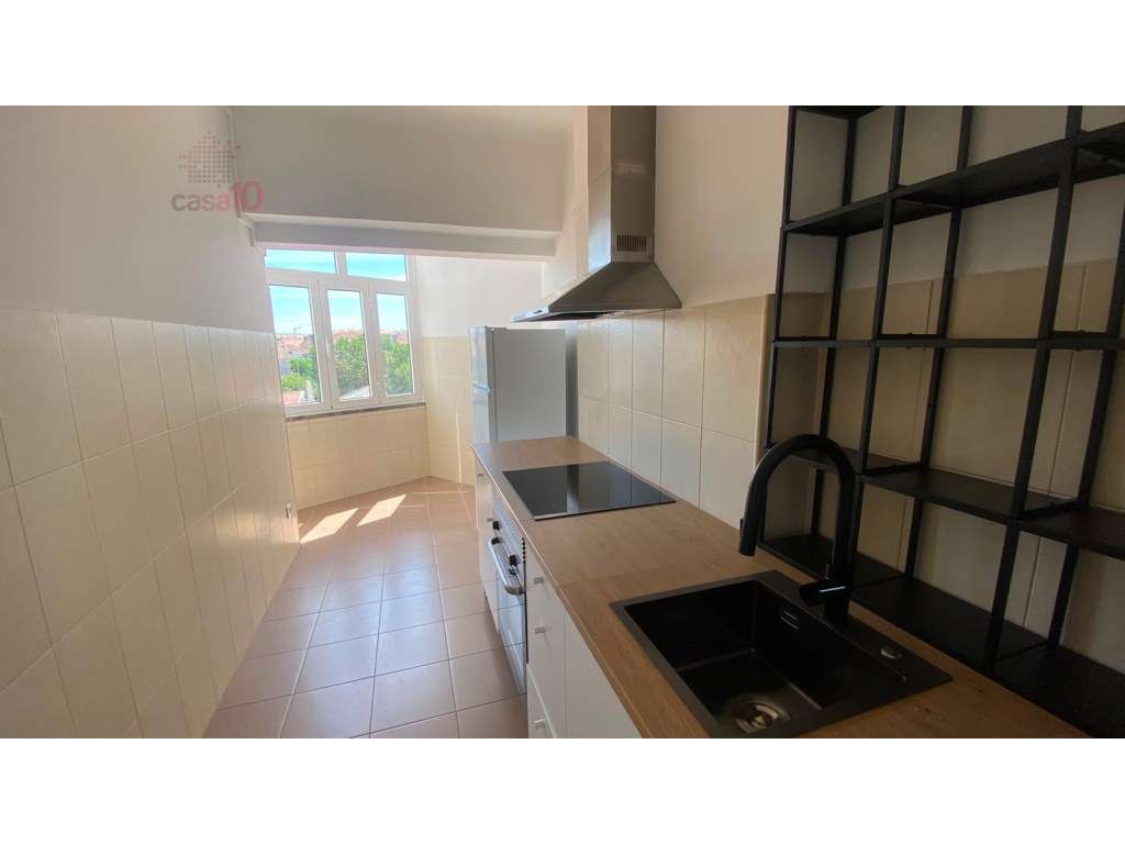 Apartamento T2 renovado para venda no centro do Montijo - Grande imagem: 2/15