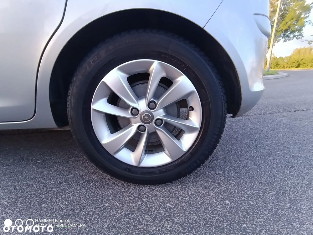 Opel Corsa 1.2 16V Cosmo - 23