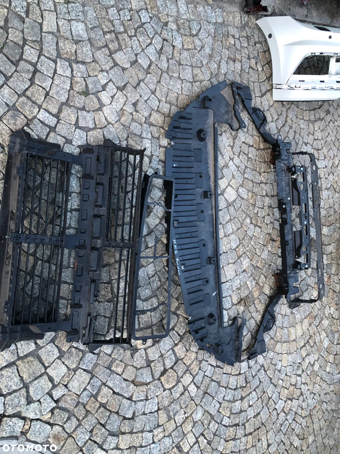 MONDEO MK5 MASKA GRILL PAS ZALUZJA INNE - 7