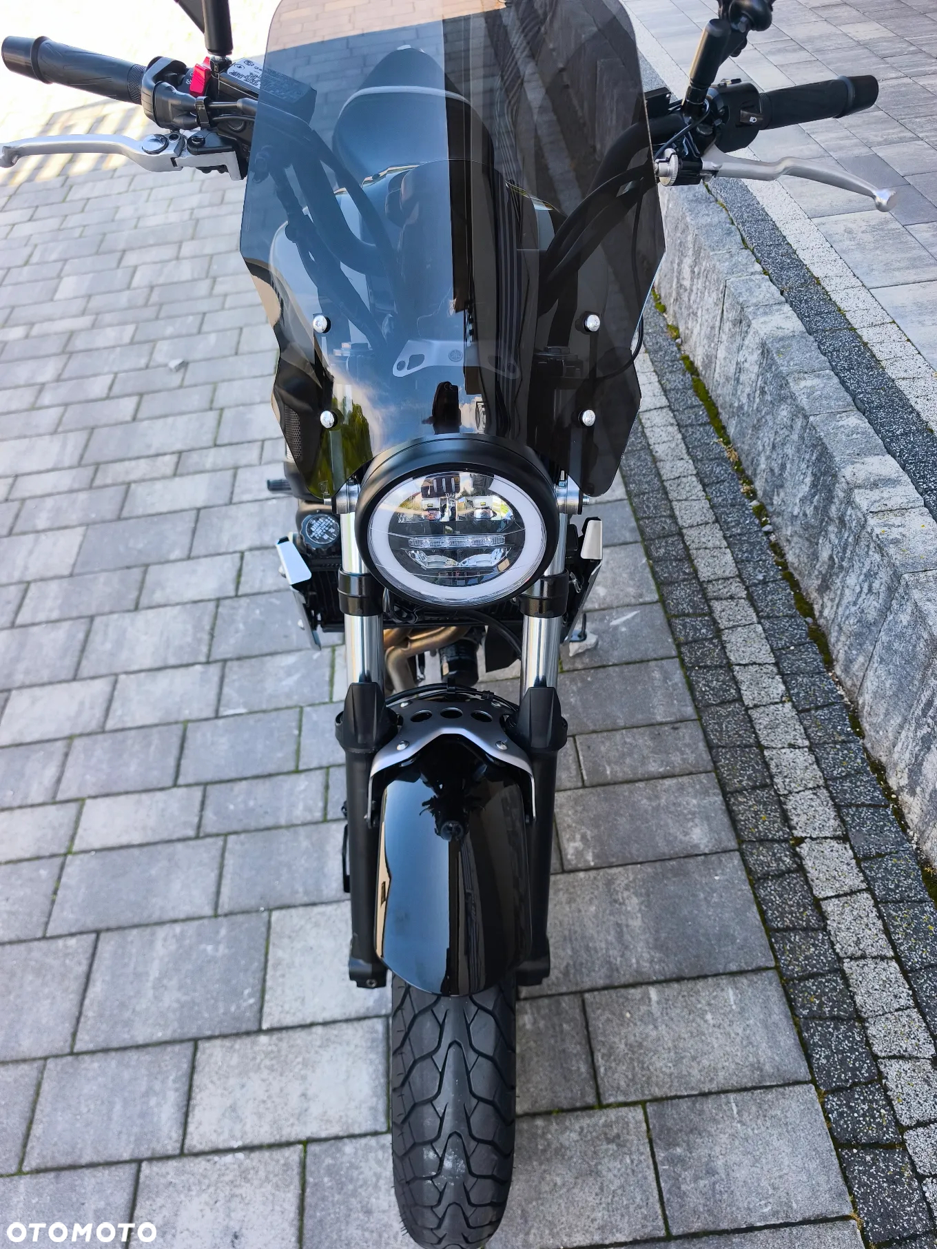 Yamaha XSR - 12