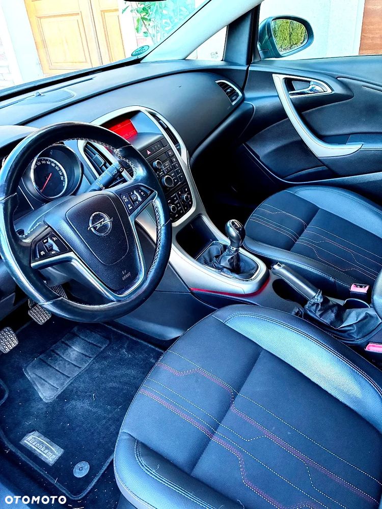 Opel Astra 1.4 Turbo 150 Jahre - 18