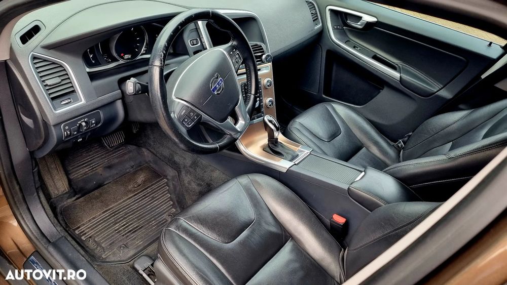 Volvo XC 60 D4 AWD Geartronic Summum - 13