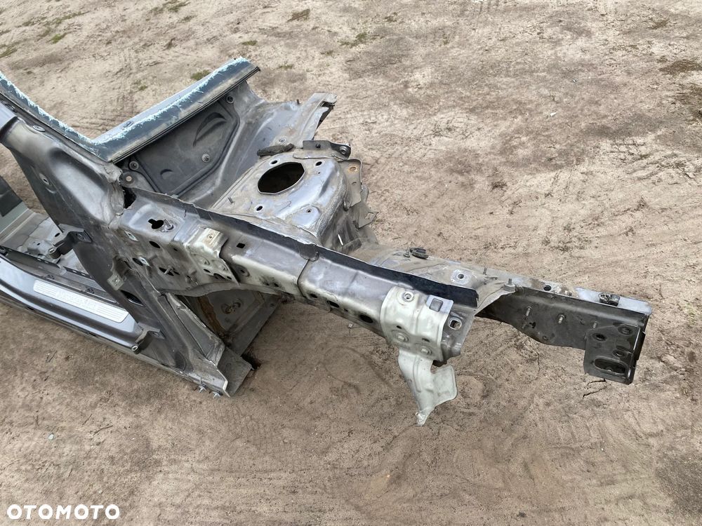 MERCEDES 177 cwiartka przednia prawa lewa kolor 787 787 - 1