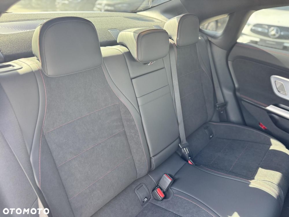 Mercedes-Benz CLA 220 mHEV 4-Matic 8G-DCT - 18