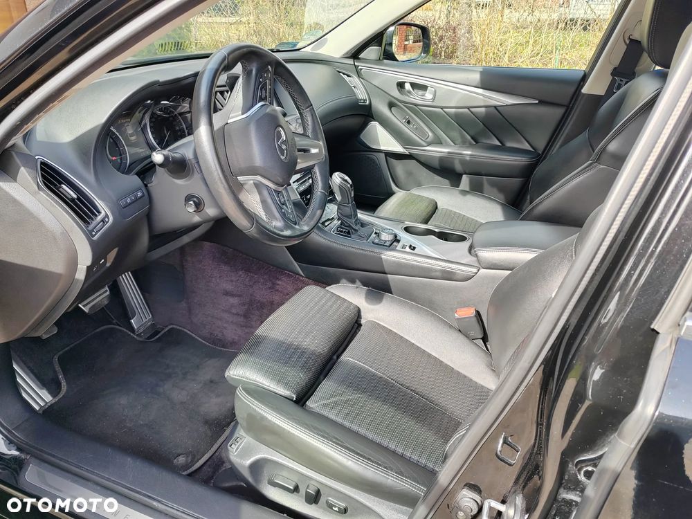 Infiniti Q50 2.0t Sport Tech EU6 - 2