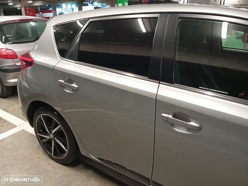 Toyota Auris 1.8 HSD Comfort +P.Sport+Navi - 5