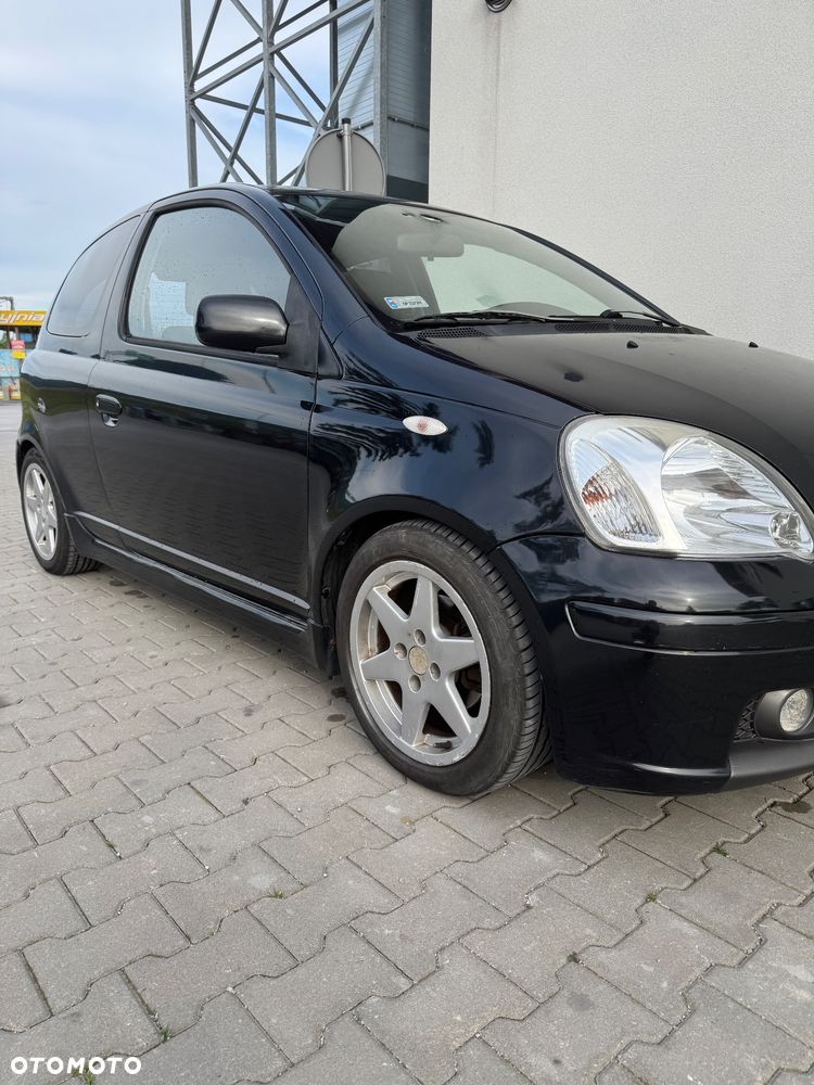 Toyota Yaris - 4