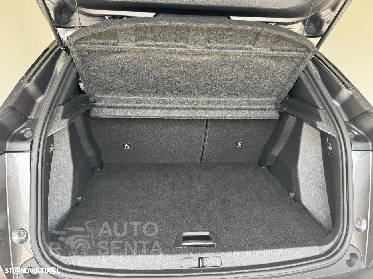 Peugeot 2008 1.2 PureTech Allure Pack - 8