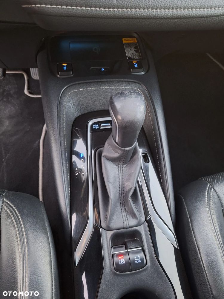 Toyota Corolla 2.0 Hybrid Executive - 13