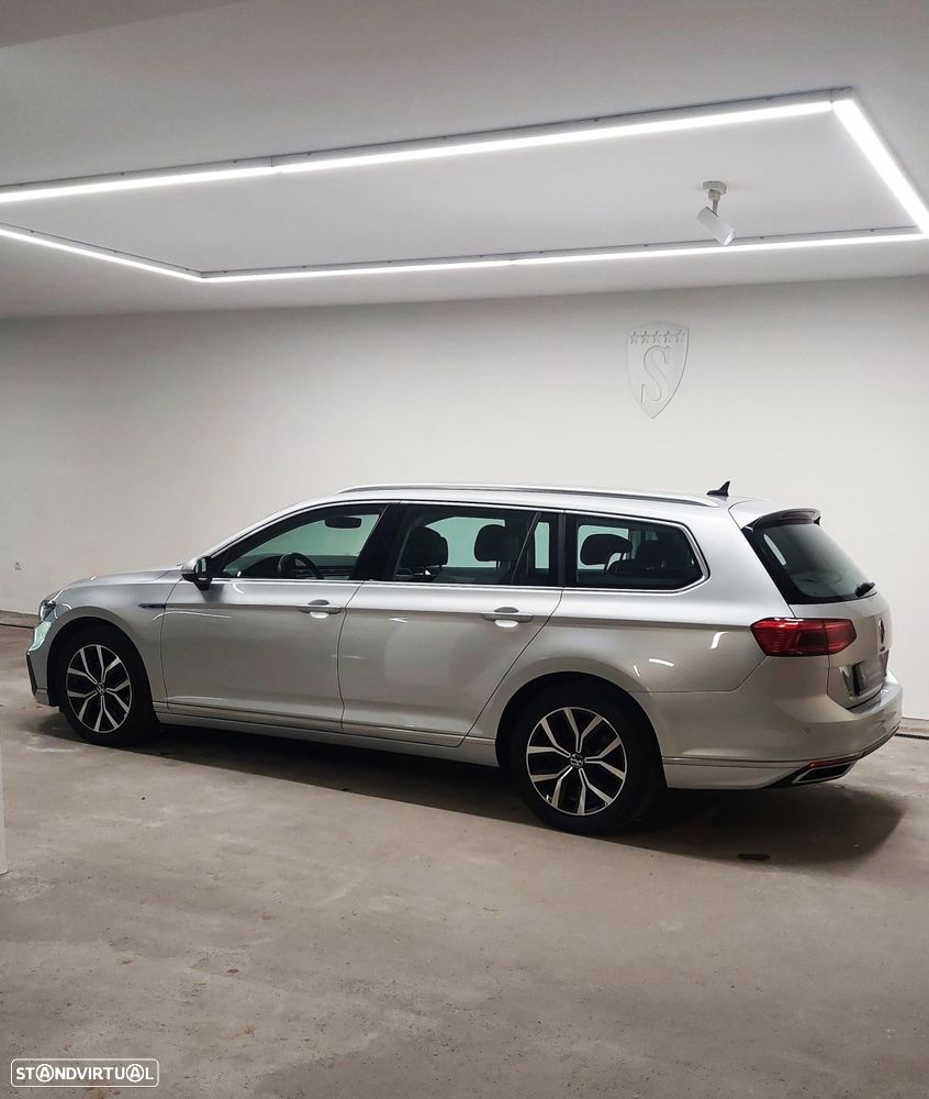 VW Passat Variant - 4