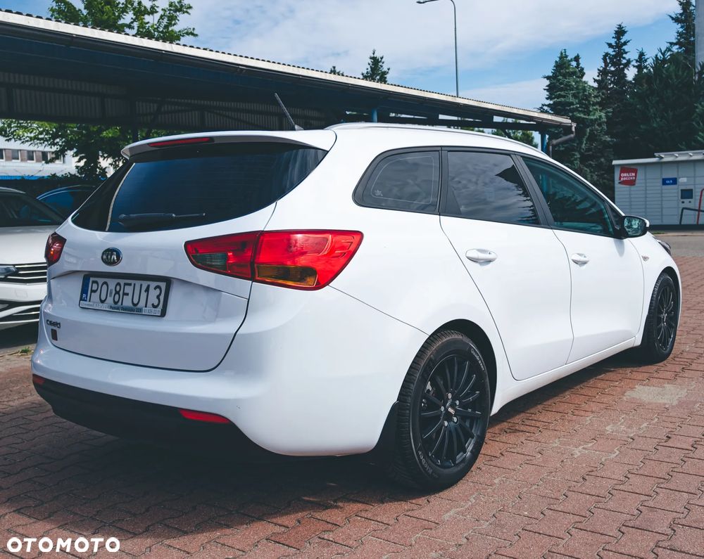 Kia Ceed 1.6 GDI M DCT - 3