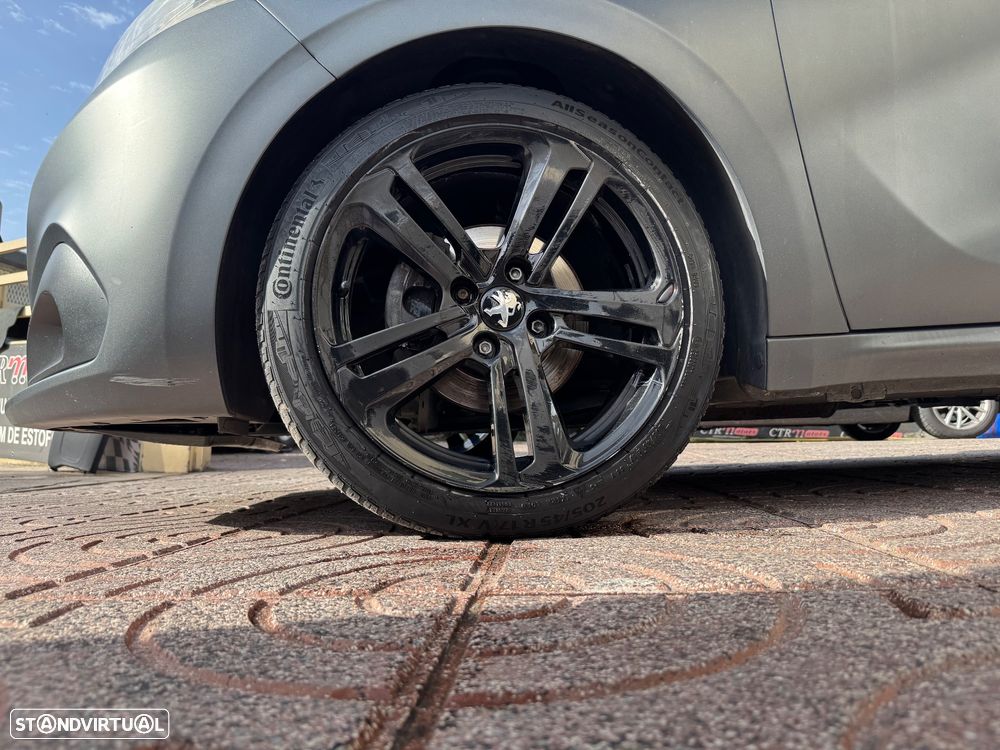 Peugeot 208 1.2 PureTech GT Line EAT6 - 12