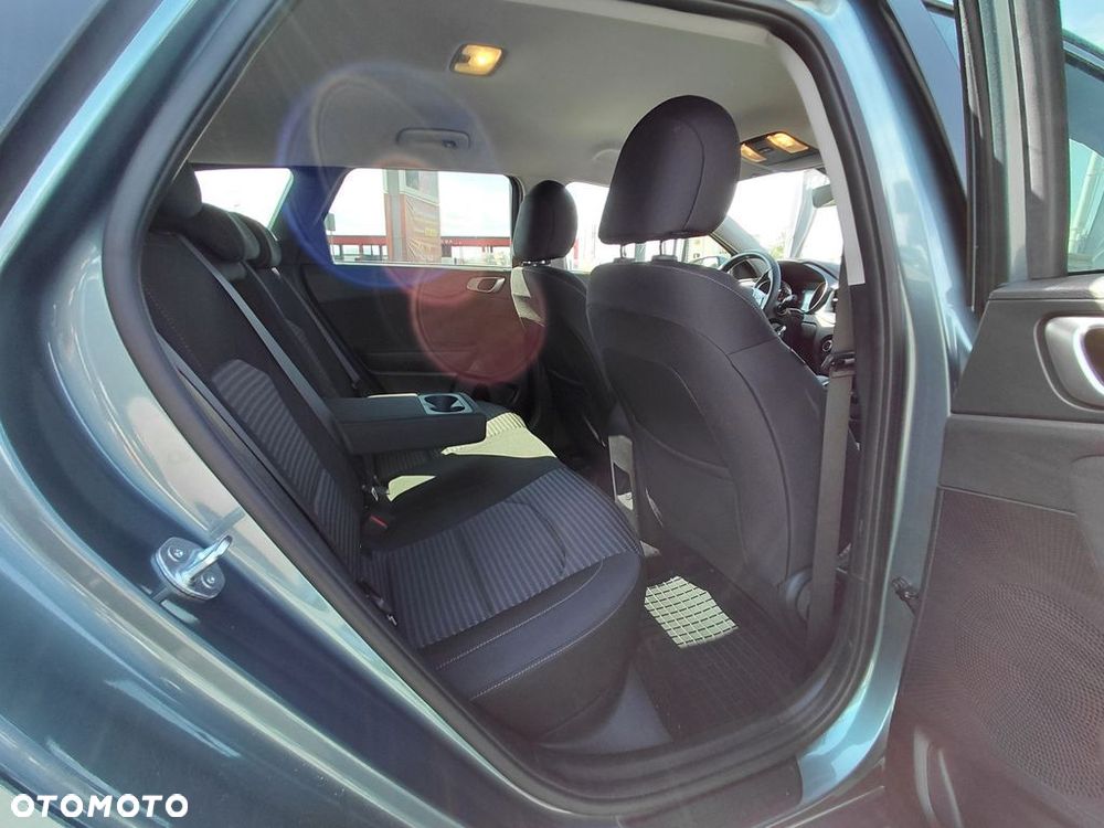 Kia Ceed 1.5 T-GDI M - 23
