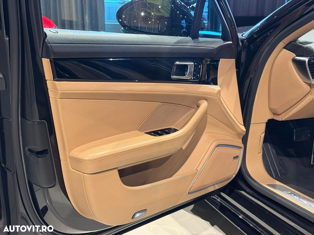 Porsche Panamera - 37