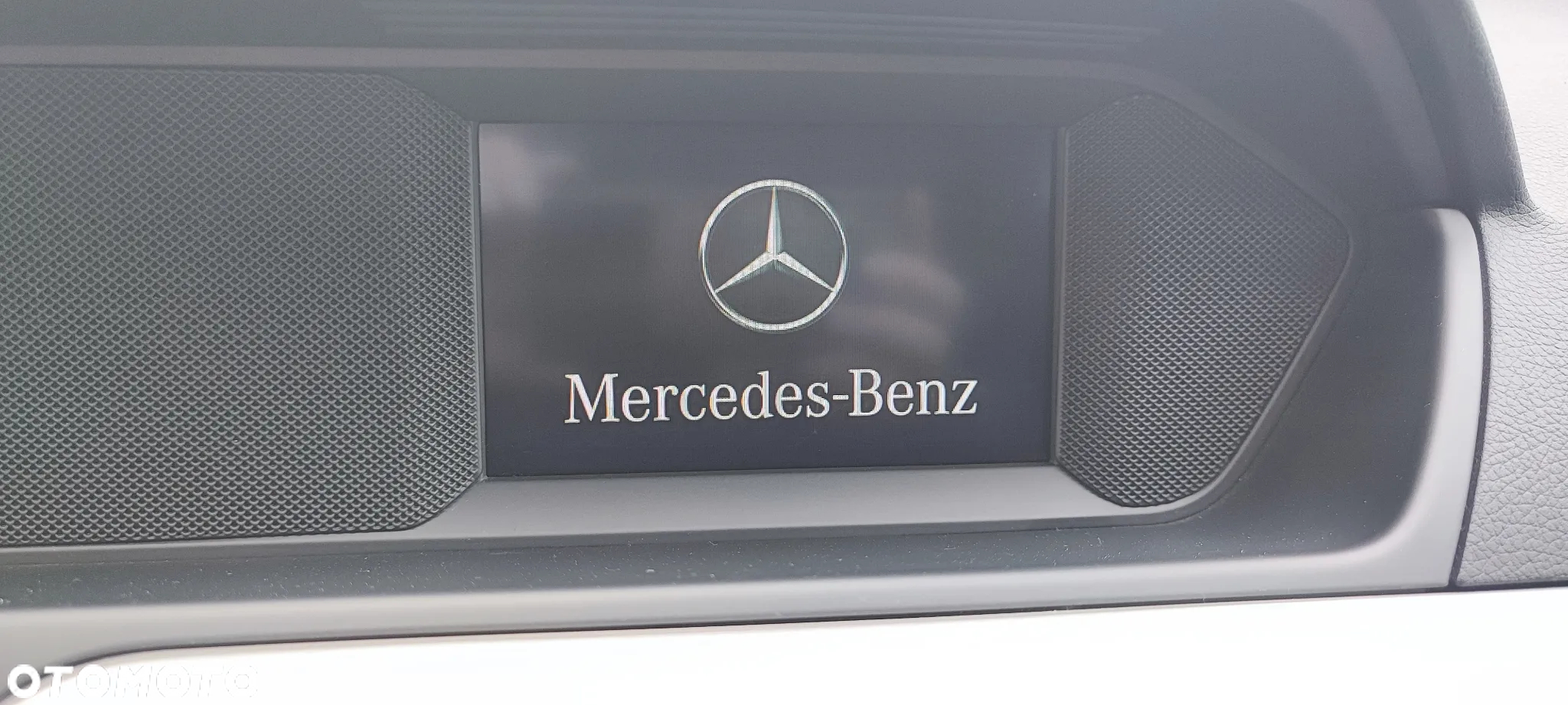 Mercedes-Benz Klasa C 180 CGI BlueEff Avantgarde - 37