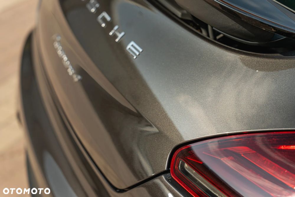 Porsche Panamera 4 Edition - 12