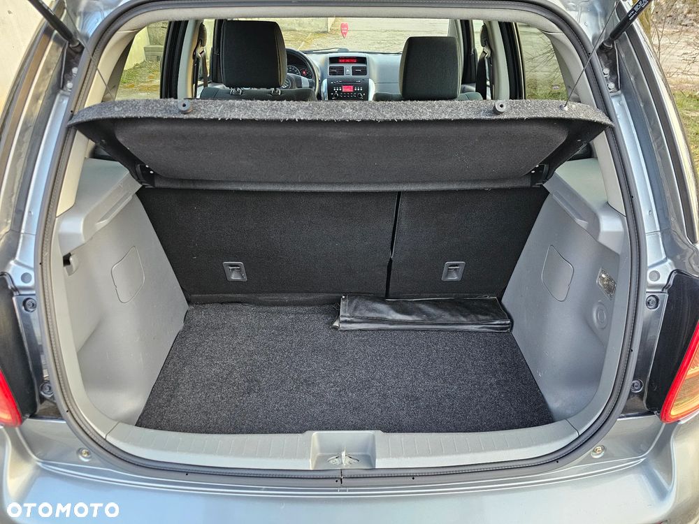 Suzuki SX4 1.6 Premium Outdoor - 35