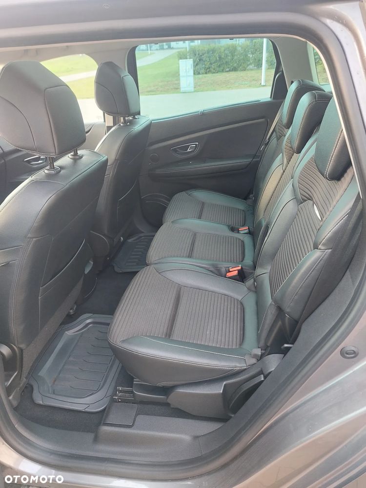 Renault Grand Scenic - 23