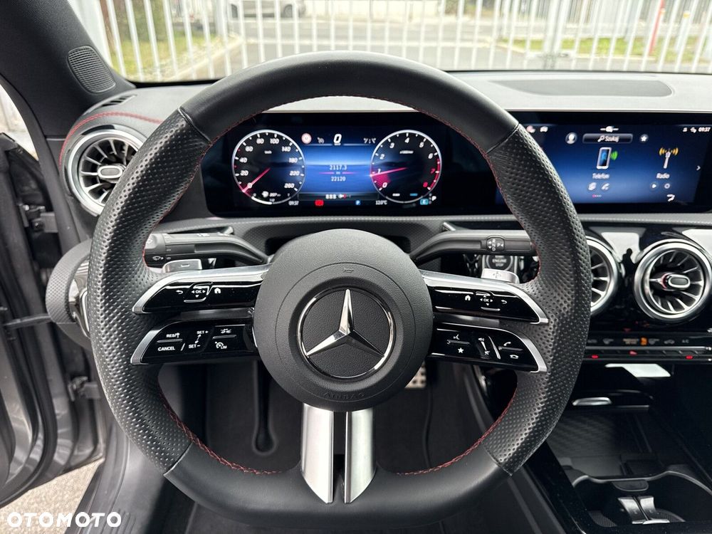 Mercedes-Benz CLA - 12