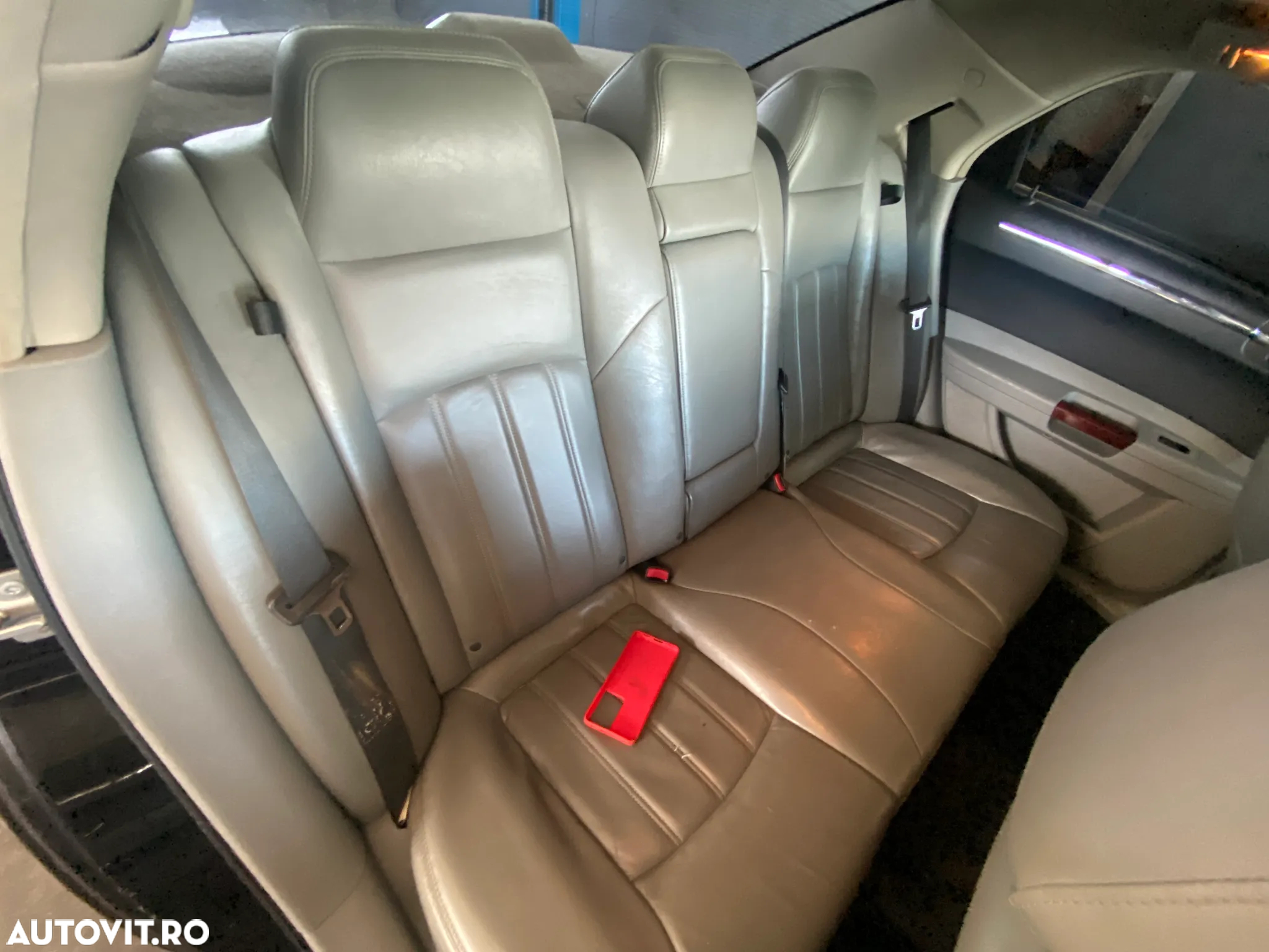 Dezmembrez piese Chrysler 300c - 8