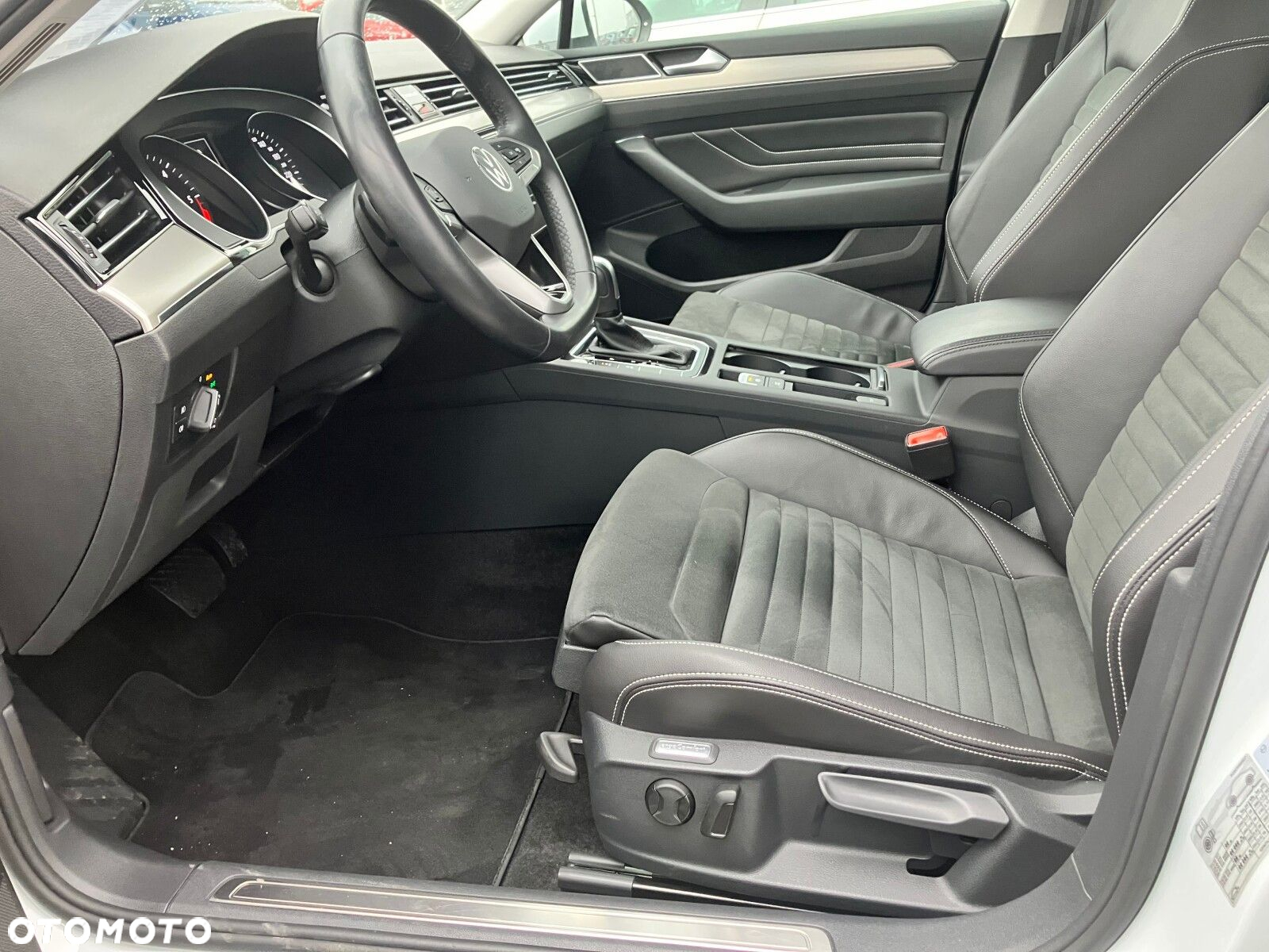 Volkswagen Passat 2.0 TDI EVO Elegance DSG - 10
