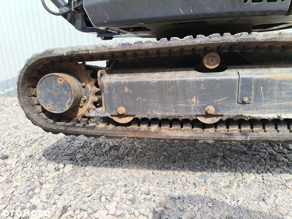 Case CX26C/2700kg - 23