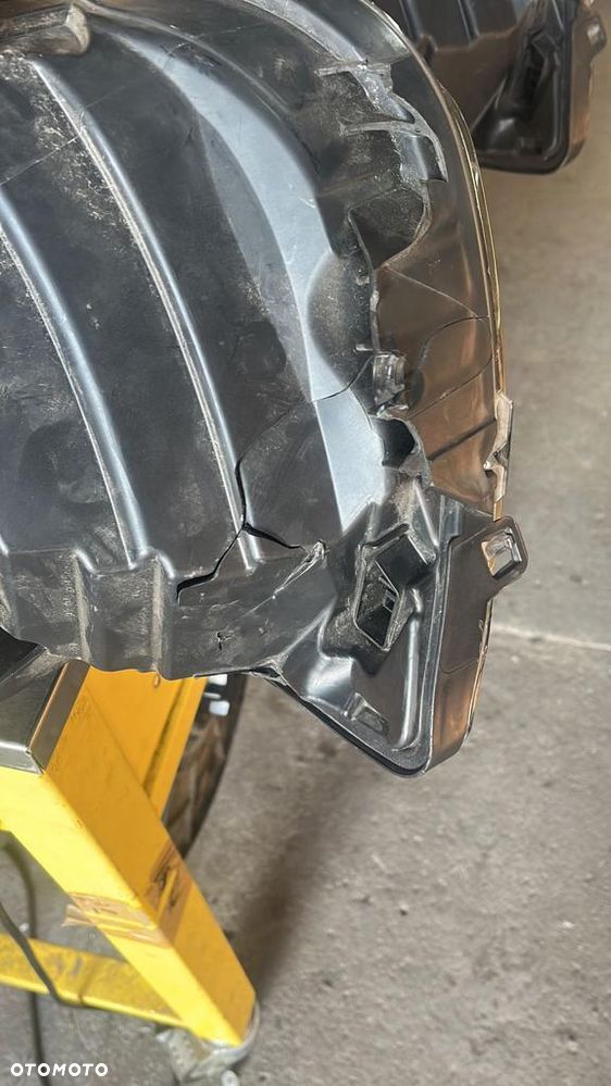 Lampa Iveco Daily IV  2019  prawa strona   5801473749  / 5802476873 - 5