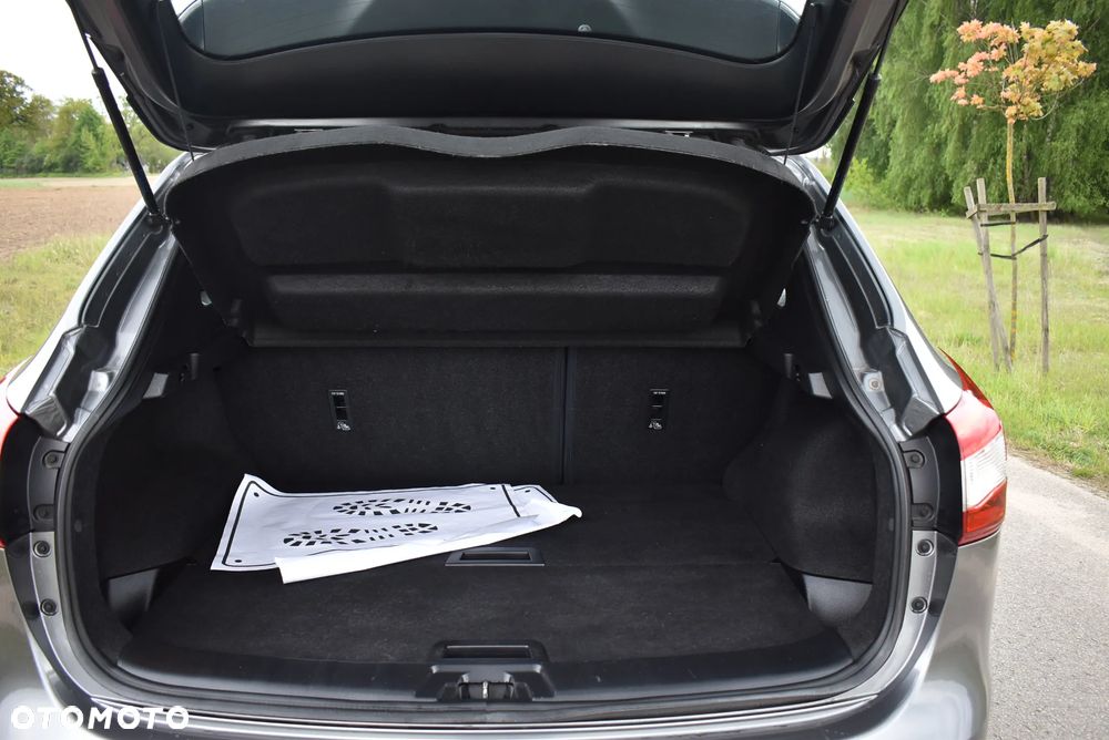 Nissan Qashqai 1.2 DIG-T N-Vision - 27