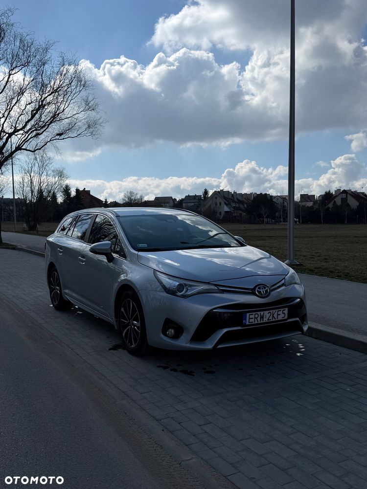 Toyota Avensis 2.0 D-4D Selection - 9