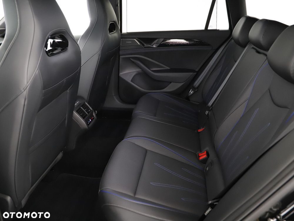 Volkswagen Passat - 11