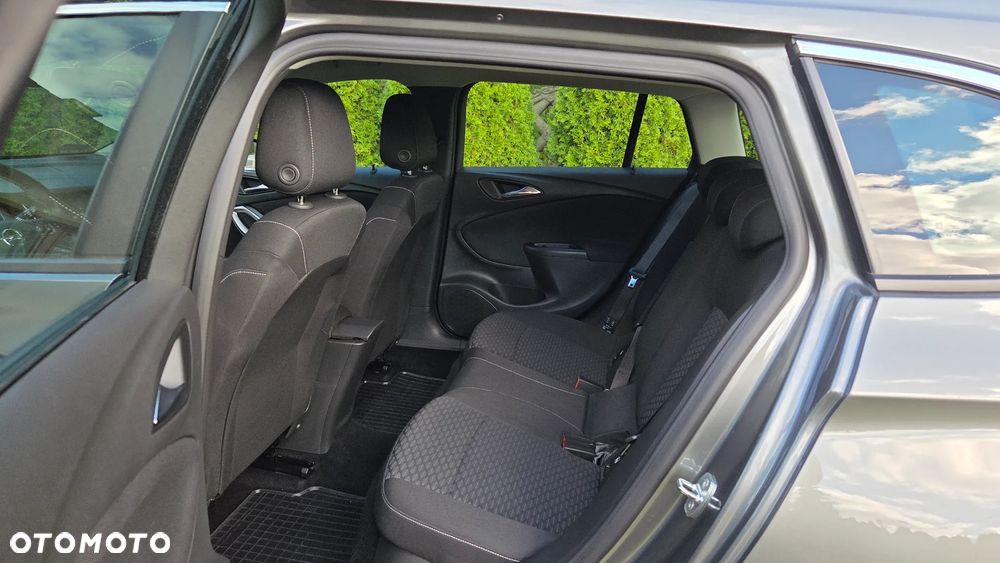 Opel Astra V 1.4 T Dynamic - 12
