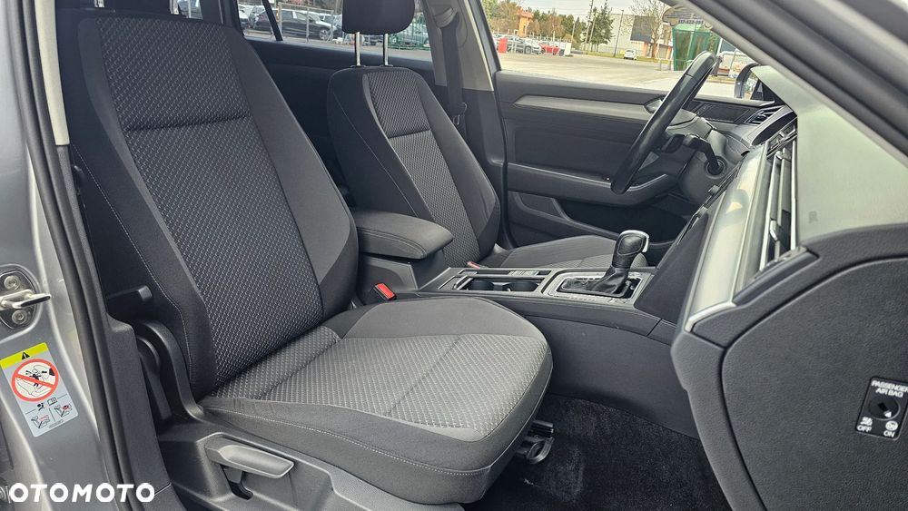 Volkswagen Passat 2.0 TDI EVO Essence DSG - 11