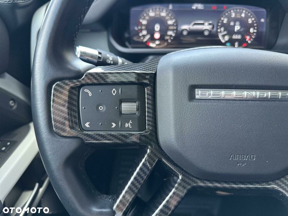 Land Rover Defender - 17