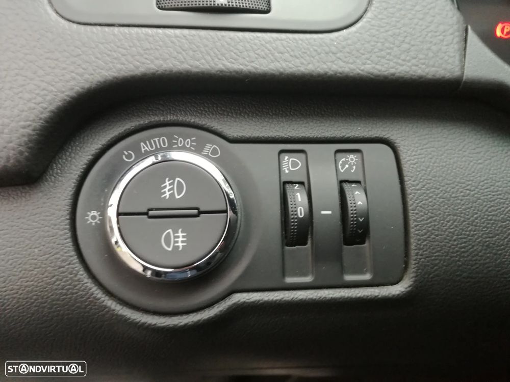 Opel Insignia Sports Tourer 2.0 CDTi Executive S/S - 19