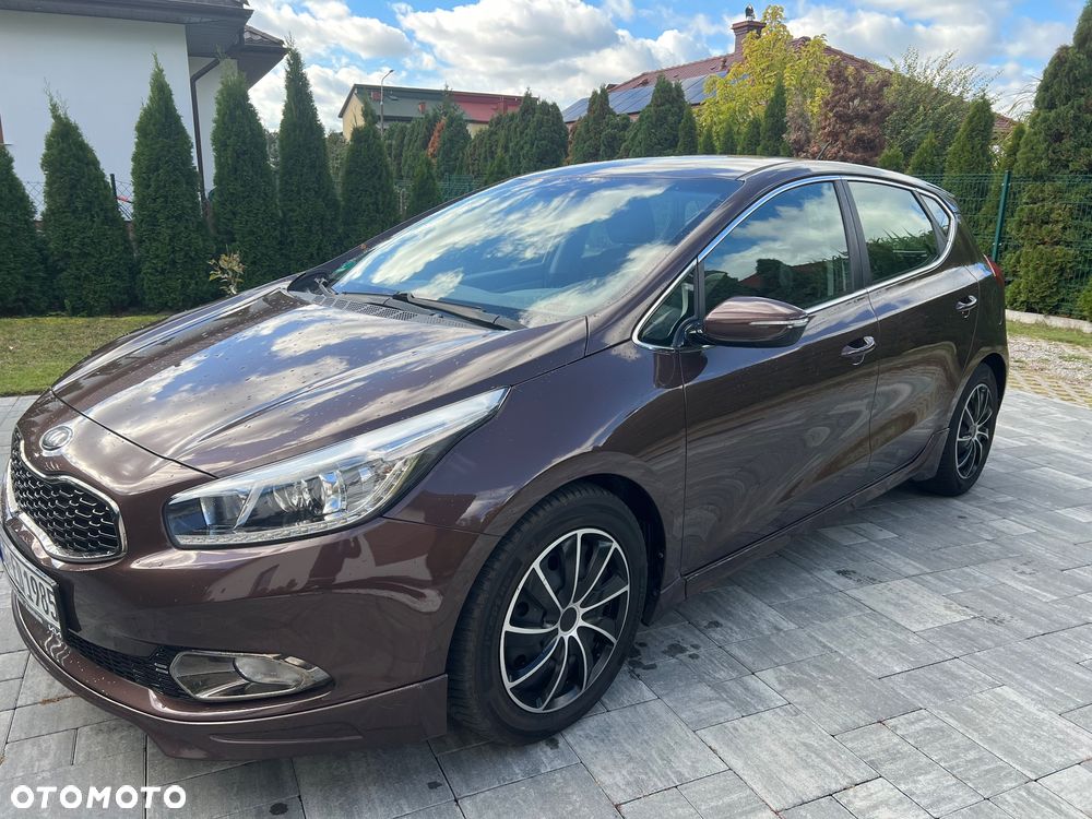 Kia Ceed 1.6 GDI ISG Dream-Team Edition - 26