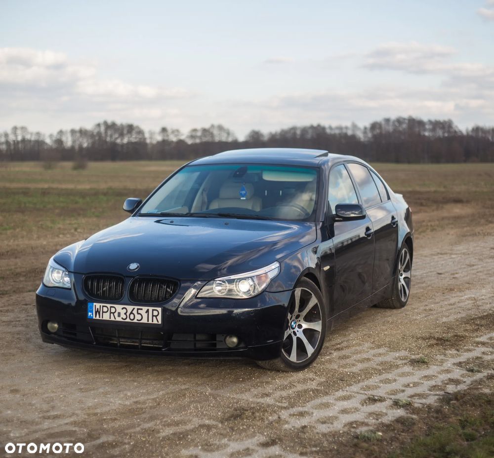 BMW Seria 5 550i - 1