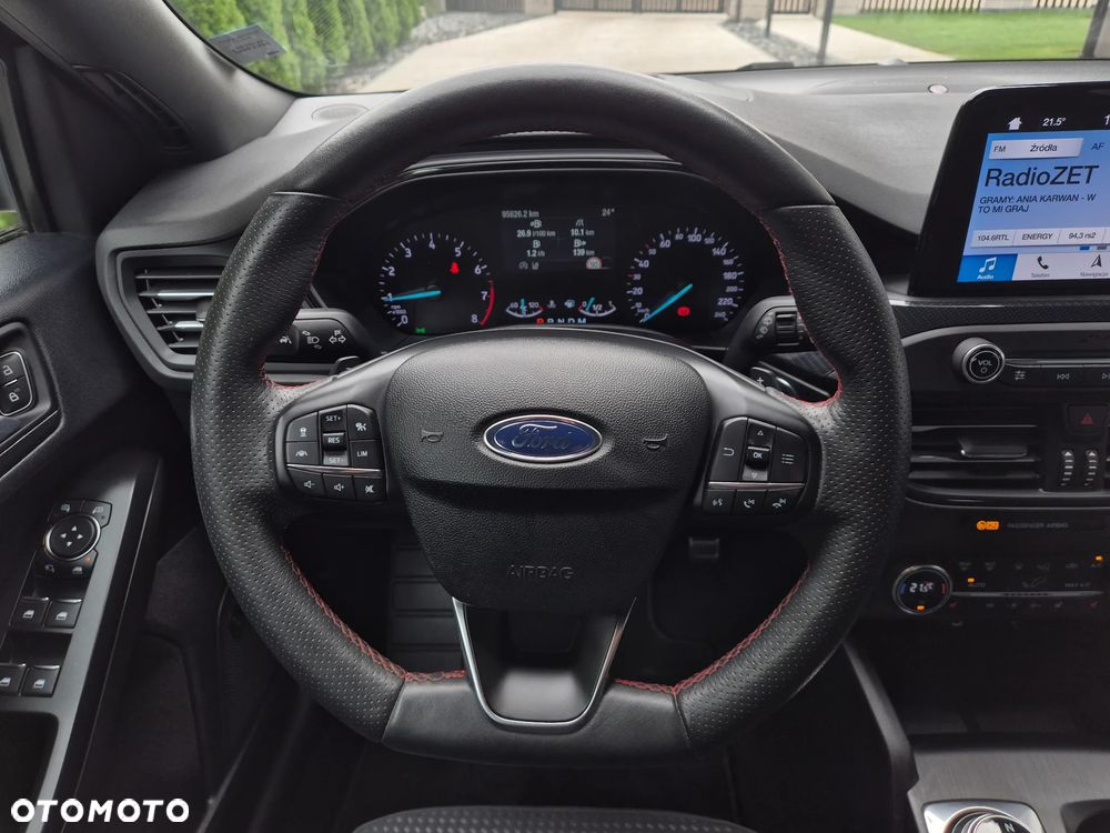 Ford Focus 1.5 EcoBoost ST-Line - 15