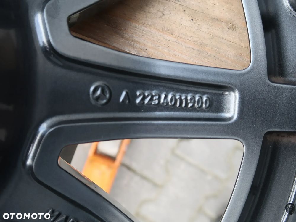 236 Felga Aluminiowa Mercedes A2234011900 9,5x20 et33,5 - 4