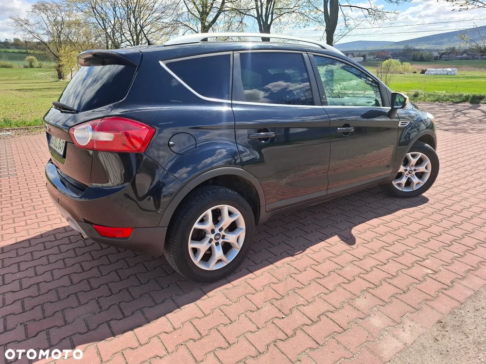 Ford Kuga 2.0 TDCi 2x4 Titanium - 22