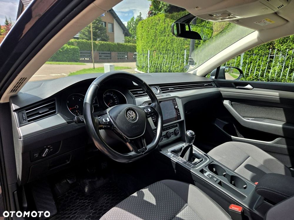 Volkswagen Passat Variant 2.0 TDI SCR Trendline - 9