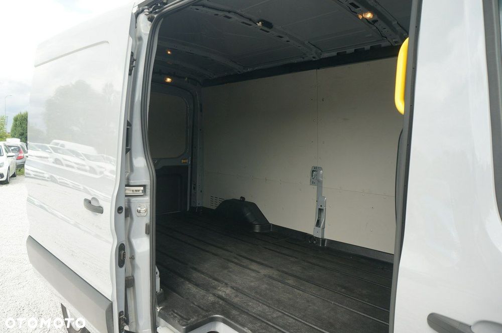 Ford Transit - 23