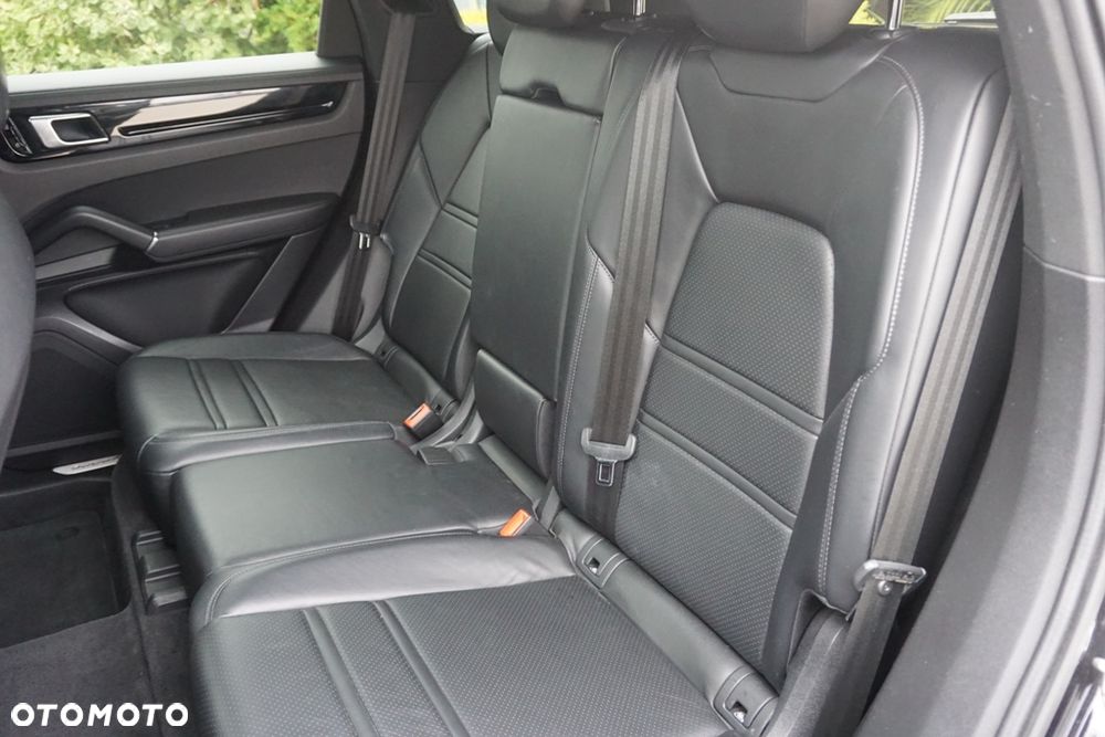 Porsche Cayenne - 18