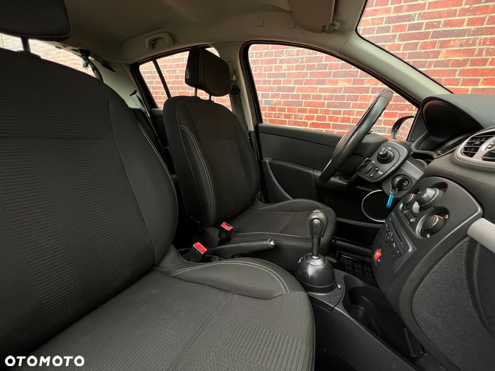 Renault Clio - 15